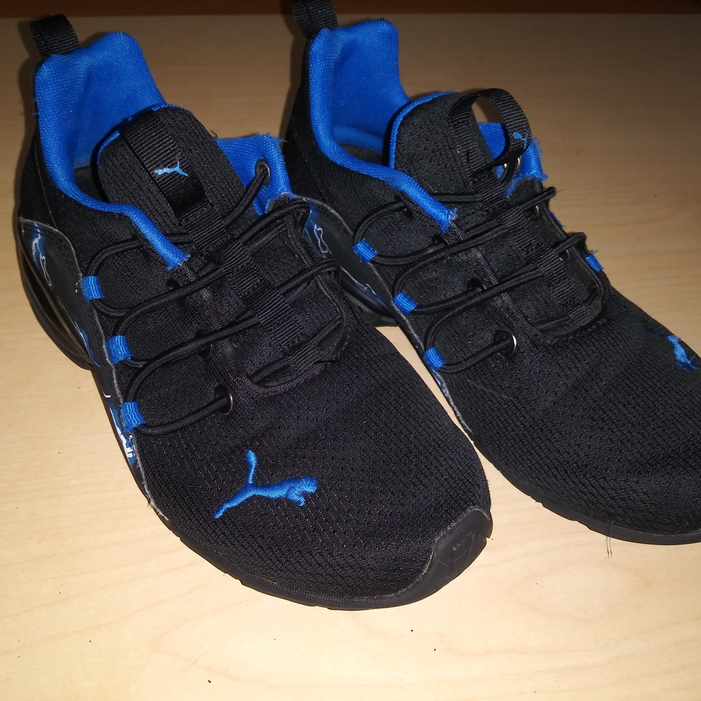 Boy's Puma Sneakers
